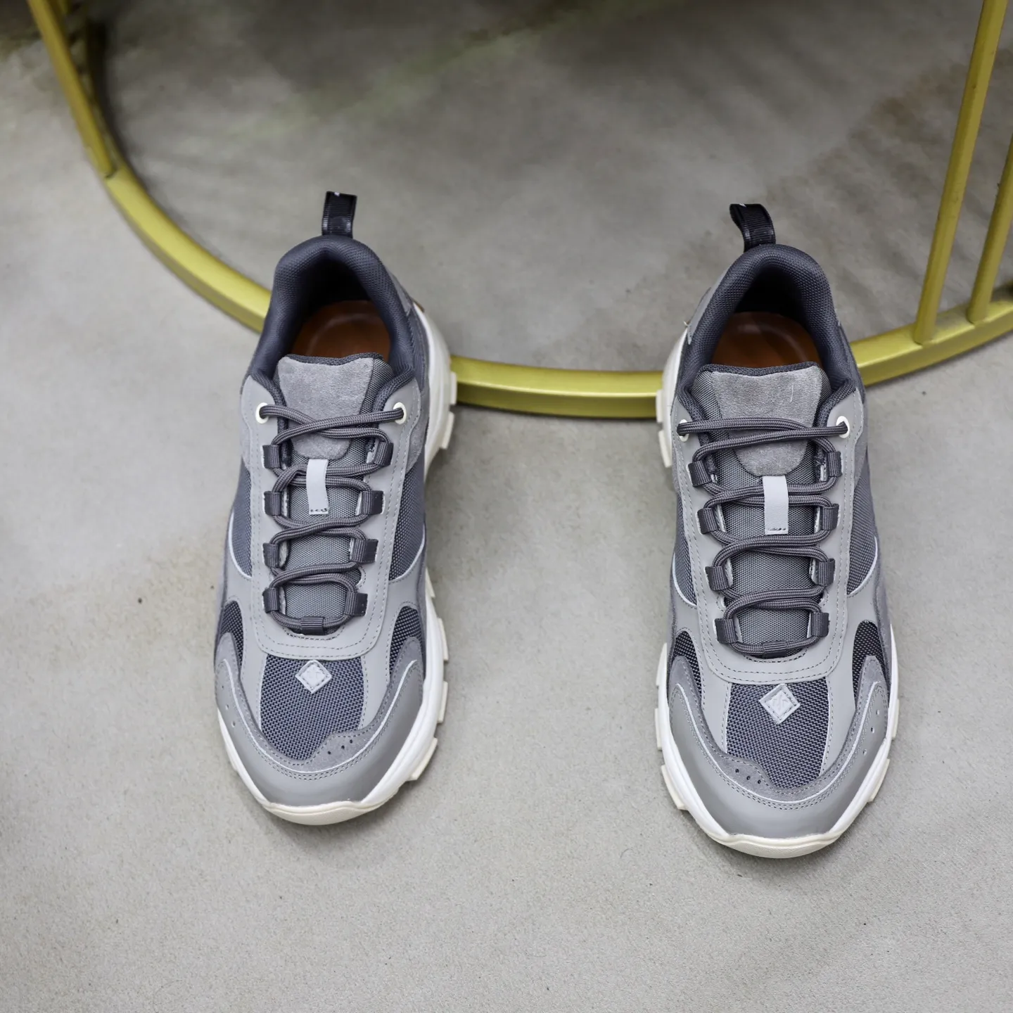 Factory price: 💰520Loropiana LP men's shoes ♞size; 38-44 "45.46 customization" cowhide stitching. It is really easy to wear, lazy, loose, casual, perfect comfort. There are many color choices, and they all look good with clothes. Is it true that Loropiana can bring social value? “Loropiana is the best thing money can buy”